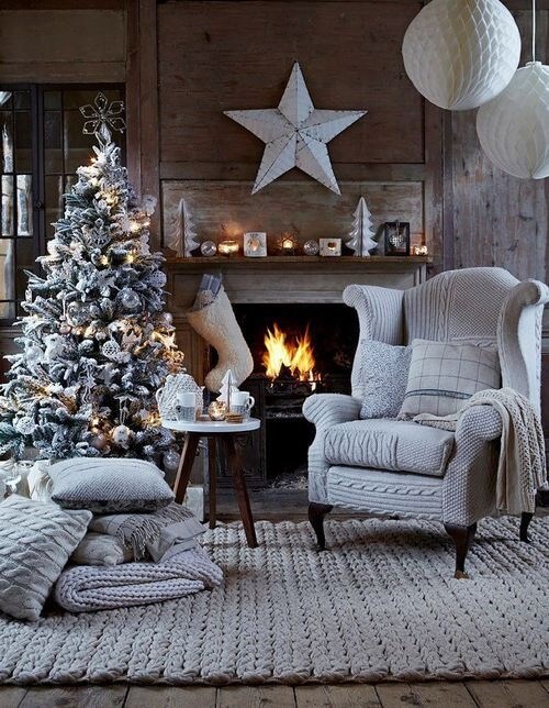 dreamy-christmas-living-room-decor-ideas-13
