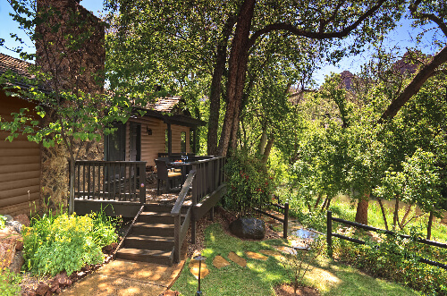 creekside-cottage-exterior